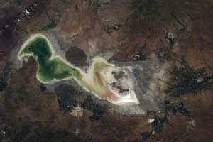 Biggest Lakes in the World Under Pressure From Human and Environmental Threats 1 Lakes_Under_Pressure_From_Human_and_Environmental_Threats
